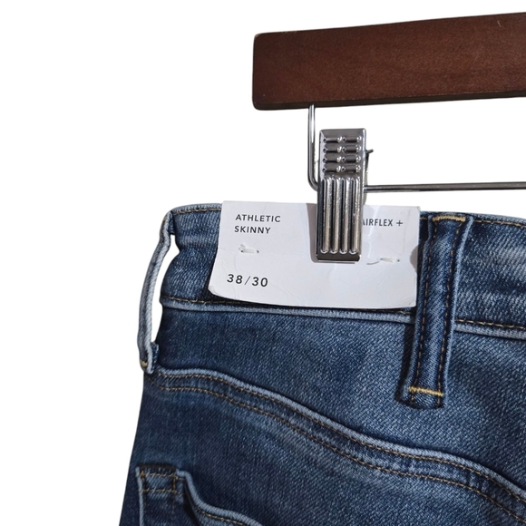 American Eagel Men's Airflex + Blue Jeans - Picture 5 of 6